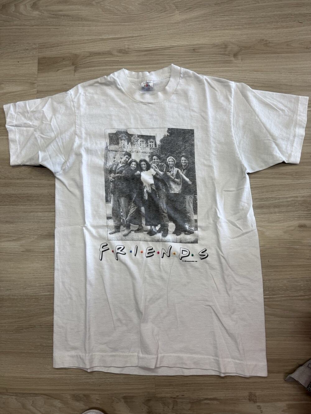 Fruit of the Loom Vintage 1995 Friends White Graphic Tee 100% Cotton Size L